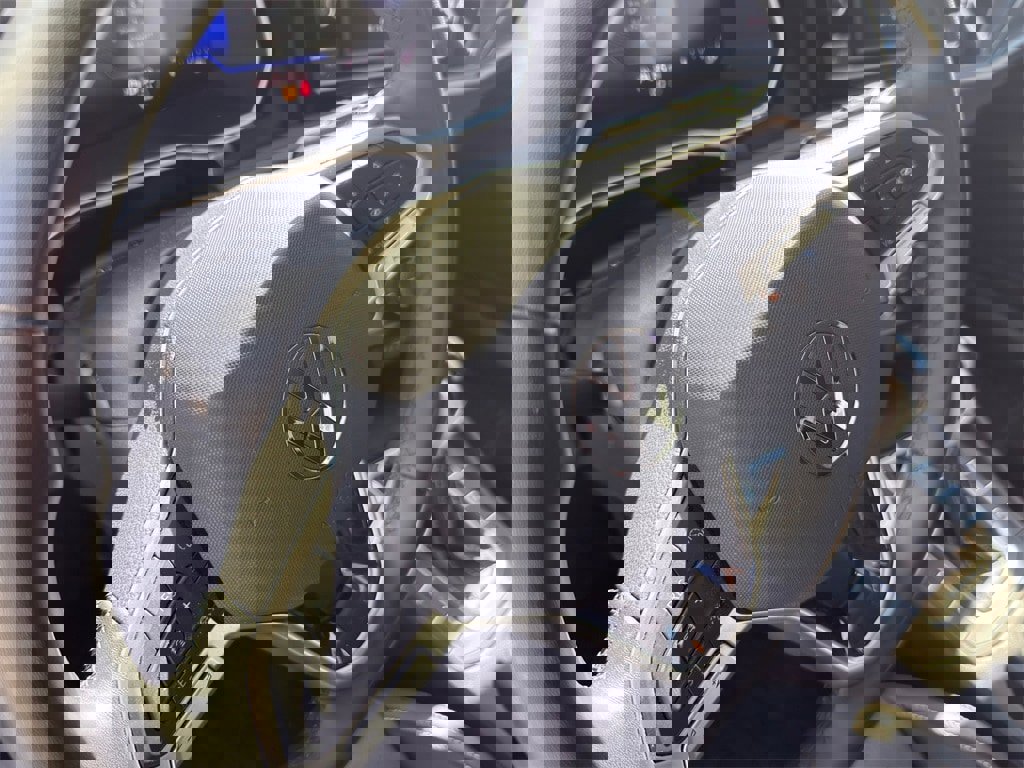 Used 2024 Volkswagen Jetta SE image 13