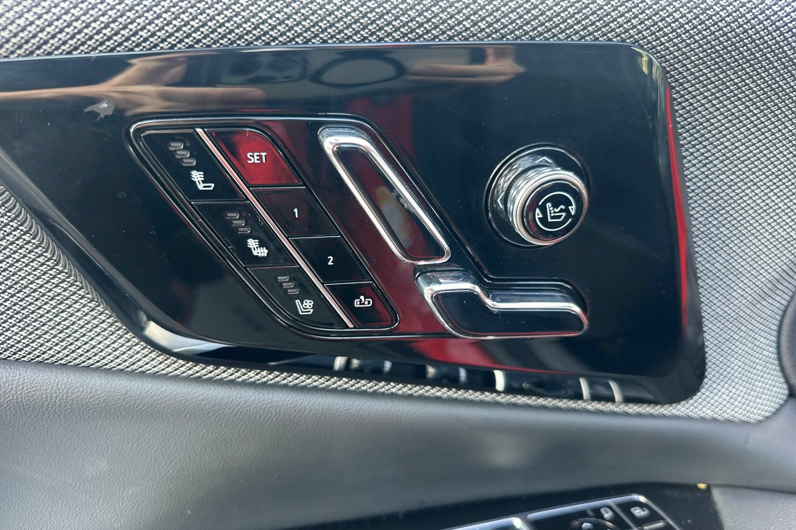 Certified 2025 Cadillac Optiq Sport 2 AWD/4WD image 13