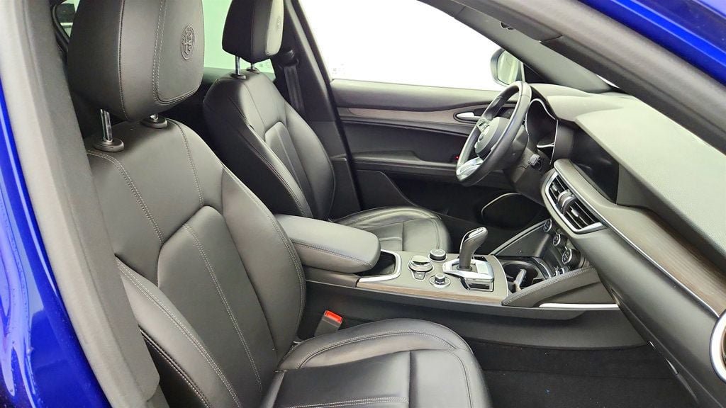 Used 2022 Alfa Romeo Stelvio Ti AWD/4WD image 25