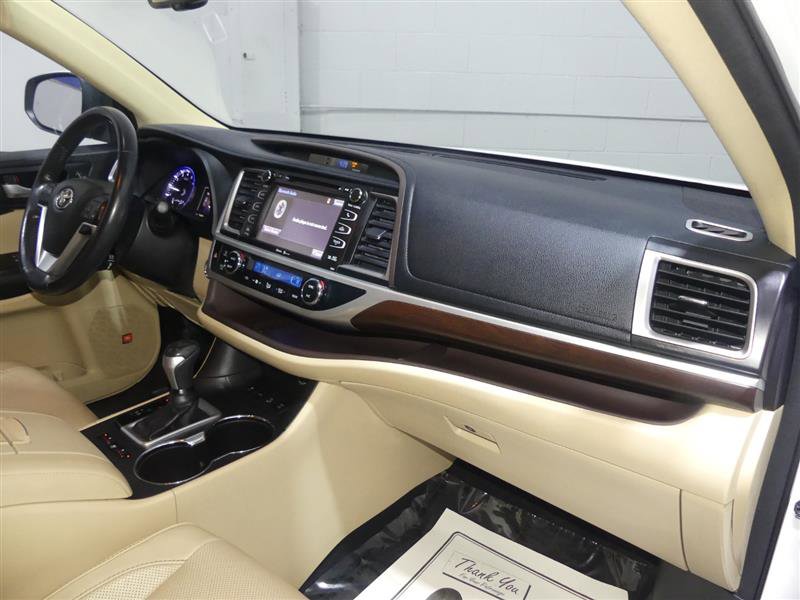 Used 2015 Toyota Highlander Limited Platinum image 24