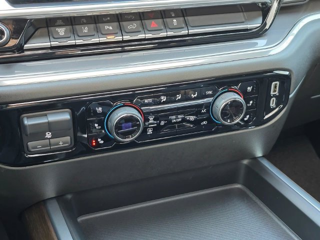 Used 2024 Chevrolet Silverado 3500 High Country w/ High Country Premium Package AWD/4WD image 28