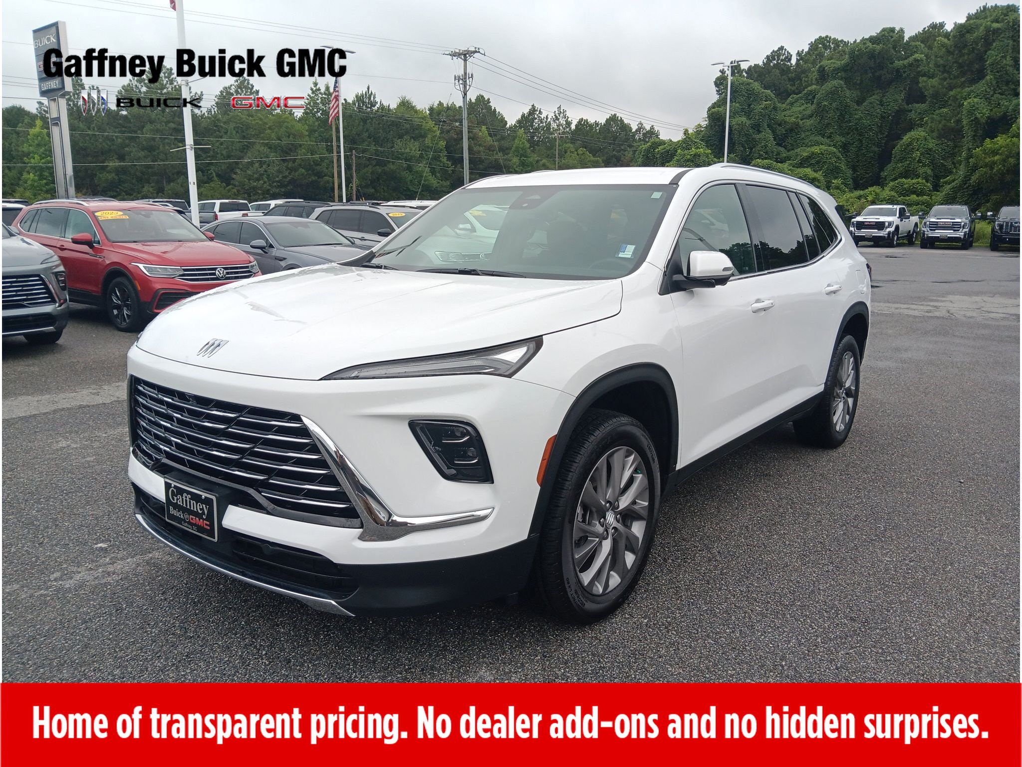 Used 2025 Buick Enclave Preferred FWD image 1