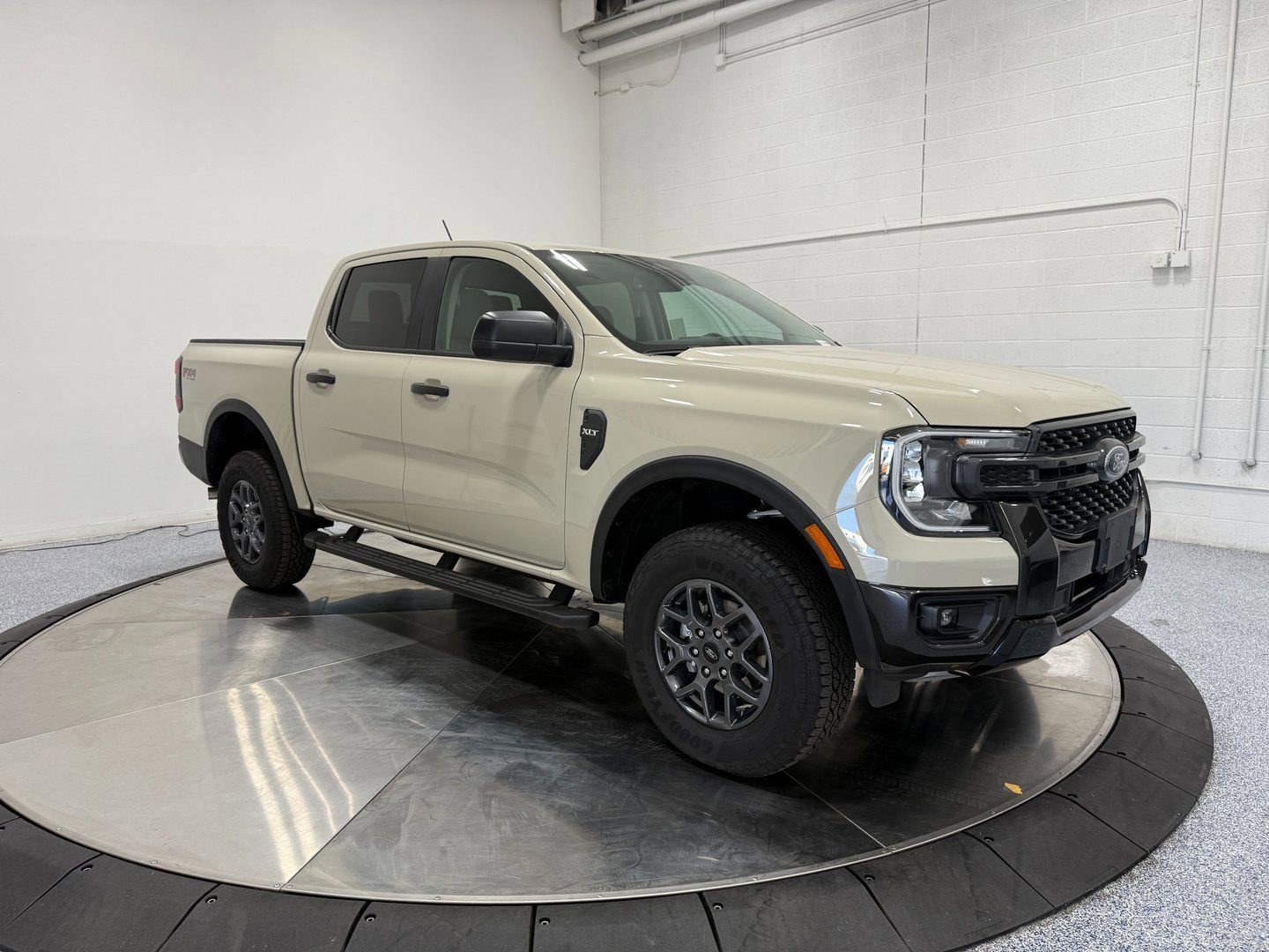 Used 2025 Ford Ranger XLT w/ FX4 Off-Road Package