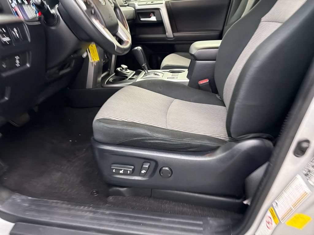 Used 2019 Toyota 4Runner SR5 AWD/4WD image 10