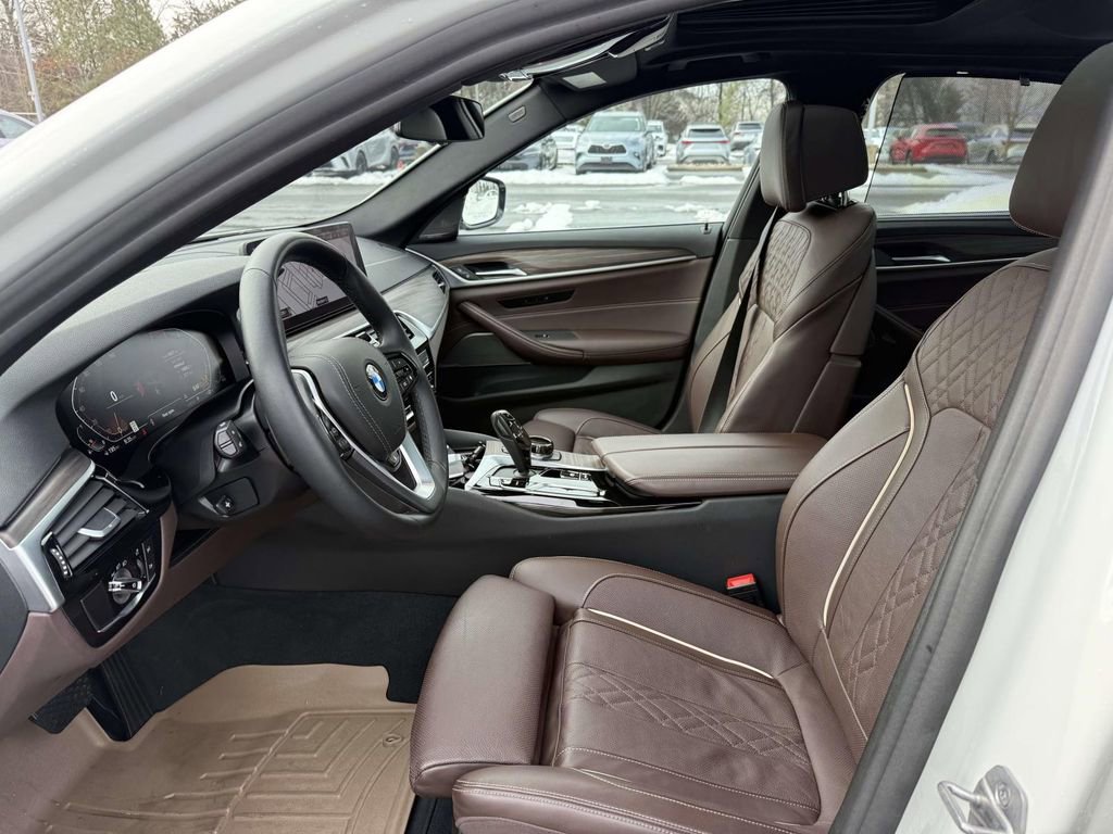 Used 2022 BMW 530i w/ Executive Package image 13
