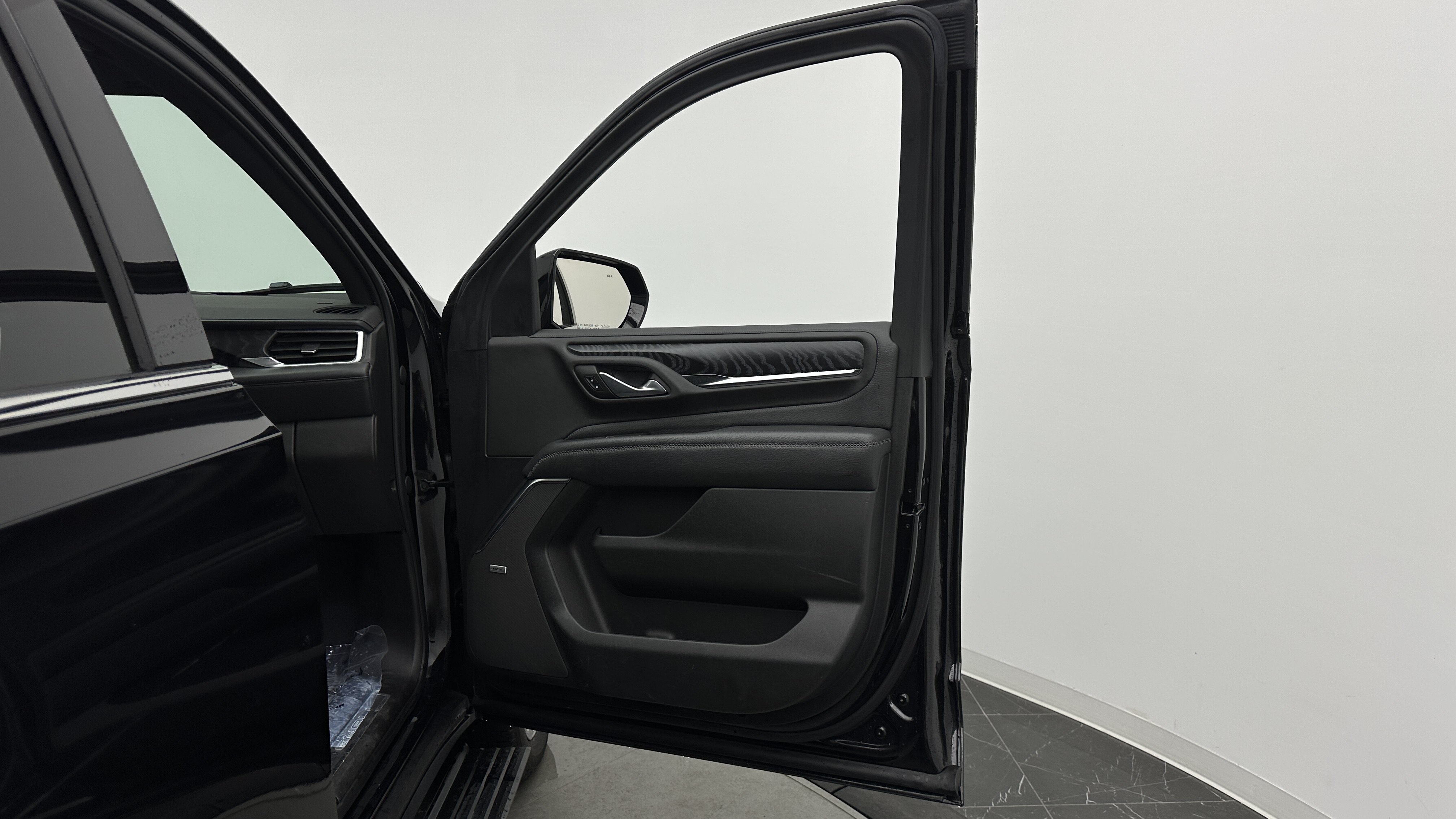 Used 2022 GMC Yukon Denali RWD image 40