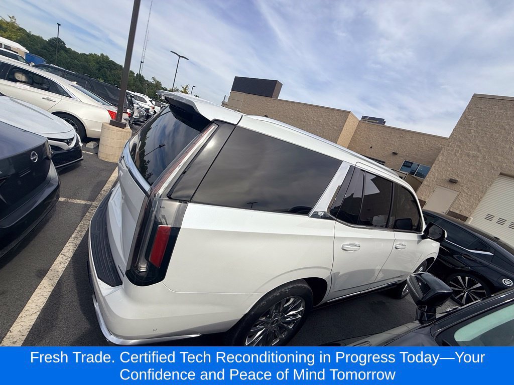 Used 2024 Cadillac Escalade Premium Luxury w/ Performance Package AWD/4WD image 6