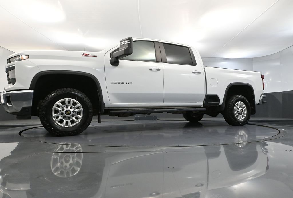 Used 2024 Chevrolet Silverado 2500 LT image 56