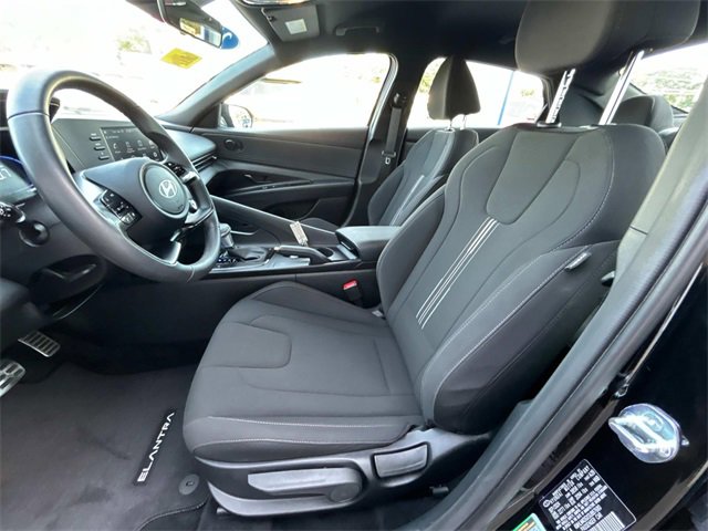 Certified 2025 Hyundai Elantra Sport w/ Cargo Package image 18