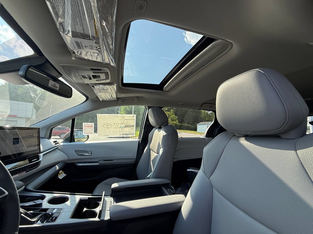 New 2026 Toyota Sienna XLE FWD image 10
