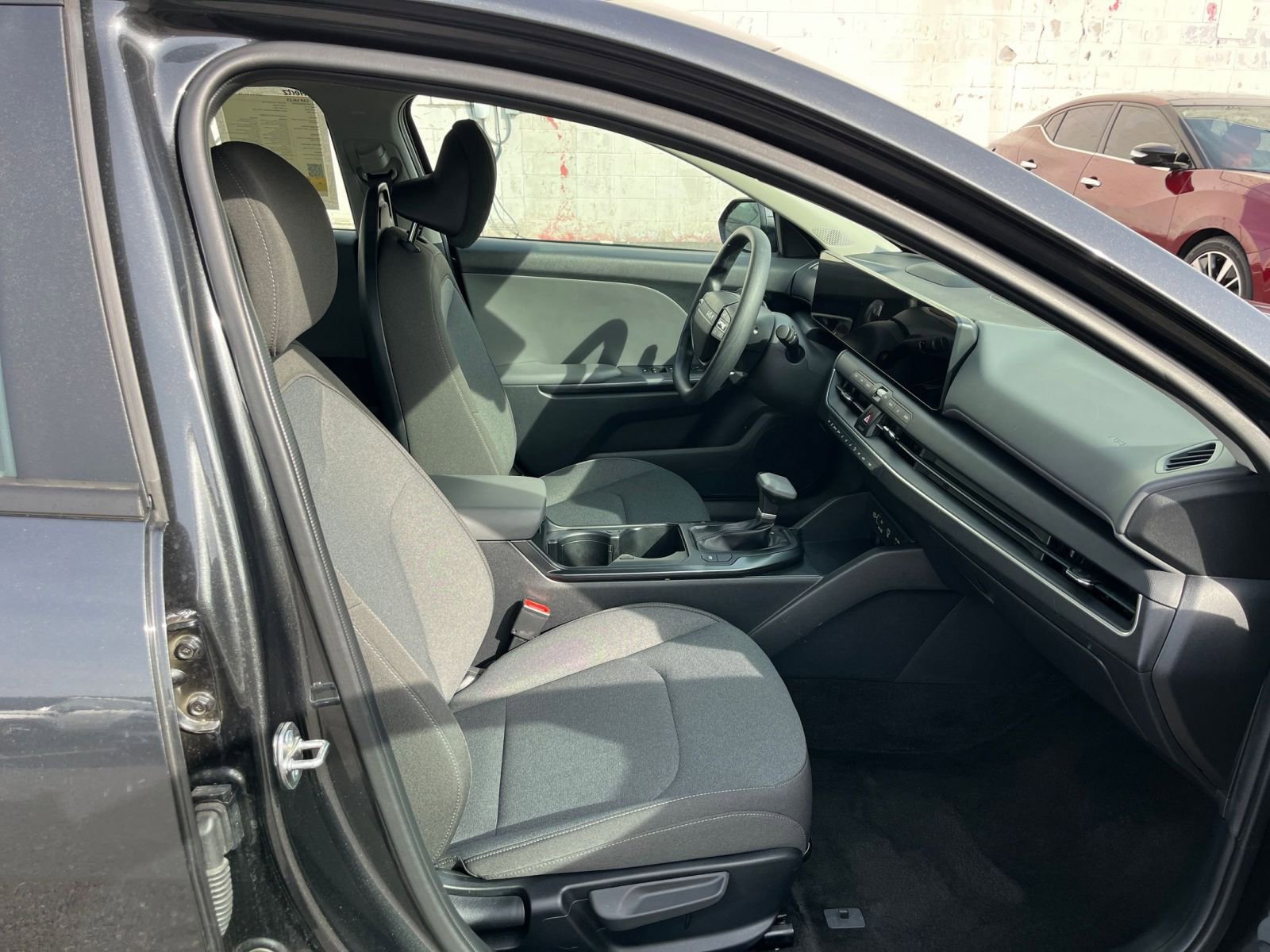 Used 2025 Kia K4 FWD image 27