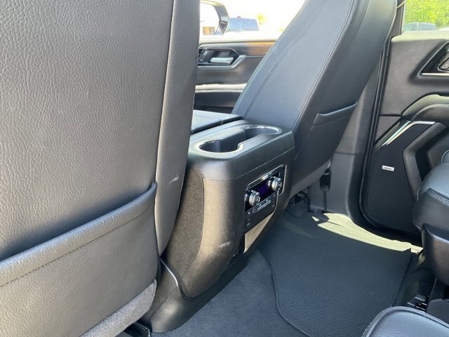 Used 2025 GMC Yukon XL Denali AWD/4WD image 11