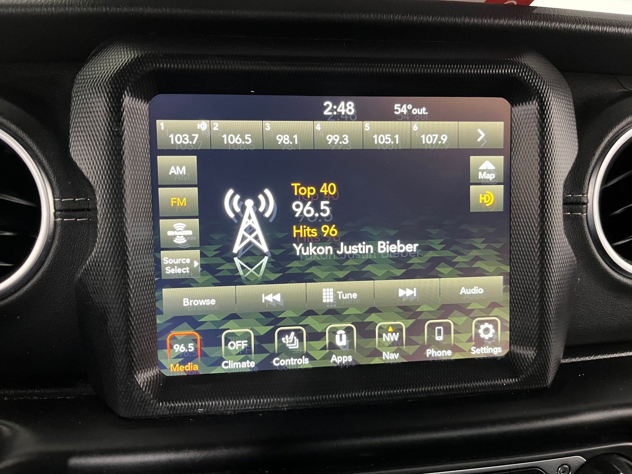 Used 2021 Jeep Wrangler Unlimited Sahara w/ Cold Weather Group image 21