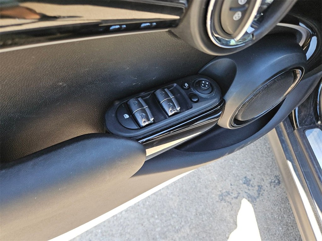 Used 2023 MINI Cooper S w/ Premium Package image 15