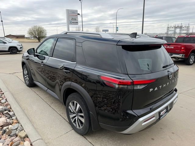 Used 2024 Nissan Pathfinder SL AWD/4WD image 8