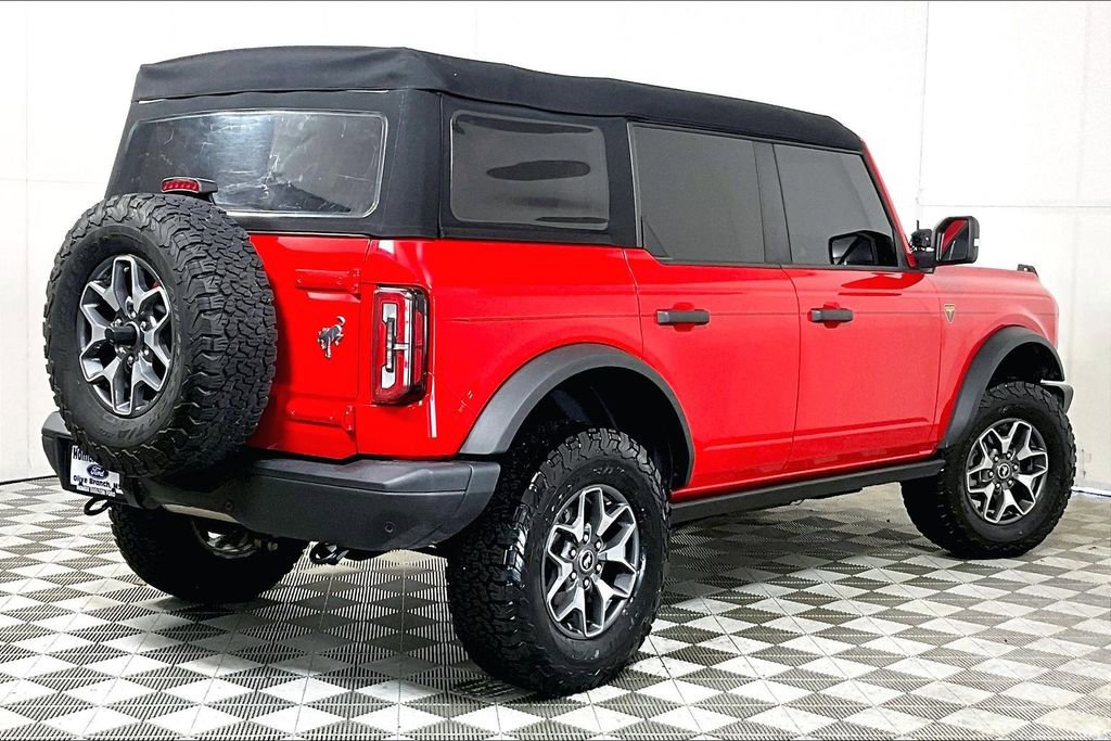 Used 2023 Ford Bronco Badlands image 12