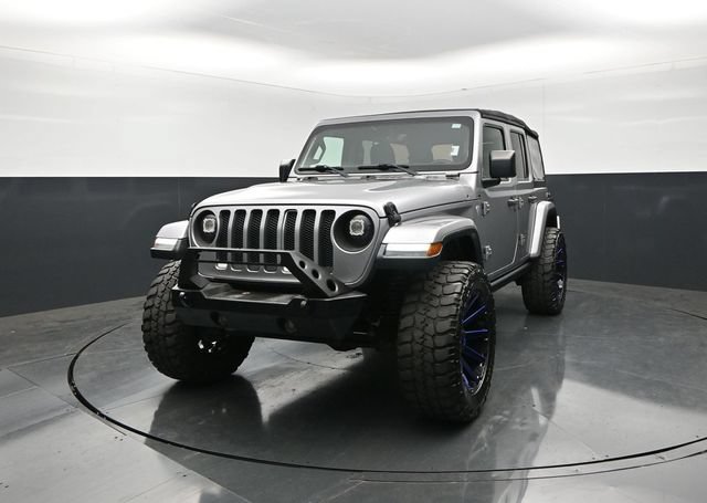 Used 2019 Jeep Wrangler Unlimited Sahara AWD/4WD image 4