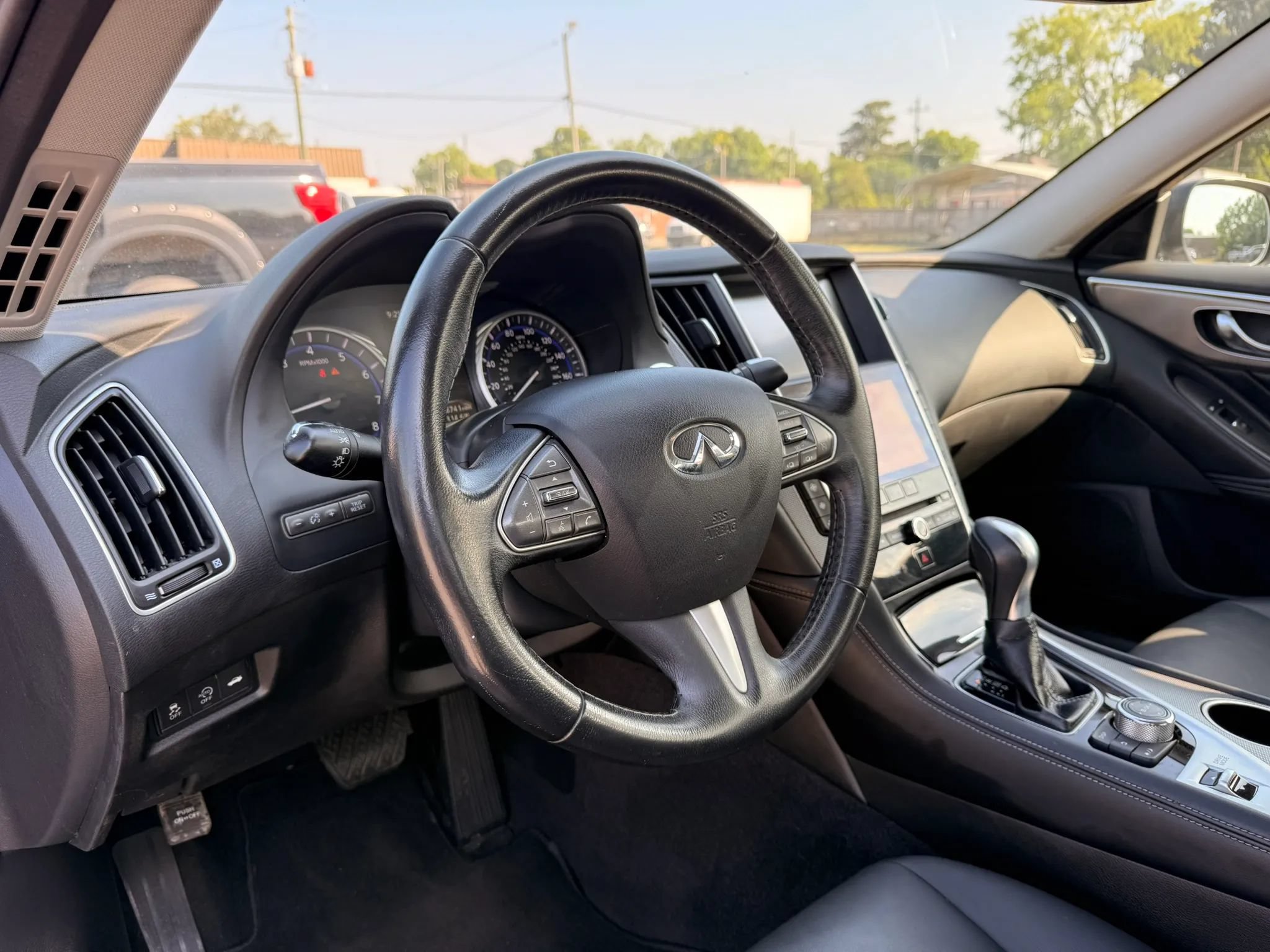Used 2017 INFINITI Q50 2.0t w/ Moonroof Package AWD/4WD image 12