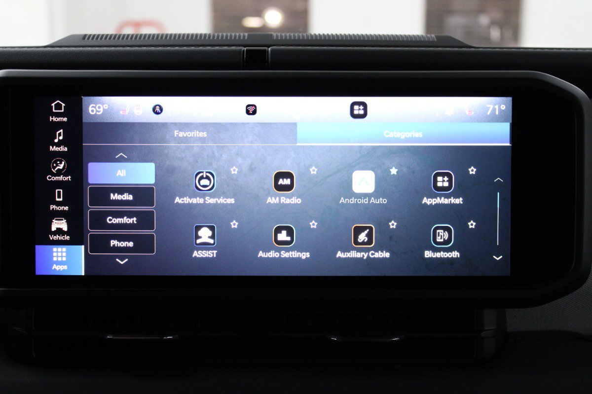 Used 2025 Jeep Wrangler Unlimited Sahara w/ Safety Group image 26