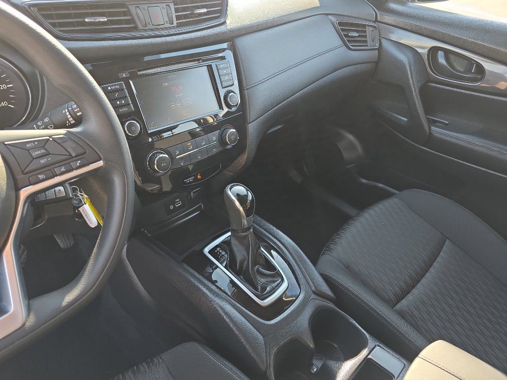 Used 2019 Nissan Rogue S image 15