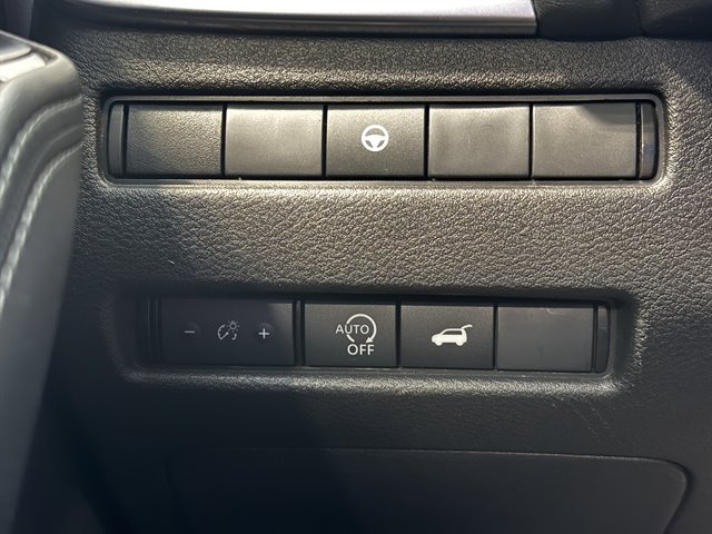 Used 2024 Nissan Rogue SV image 35