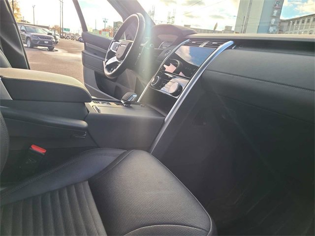 Used 2023 Land Rover Discovery S image 20