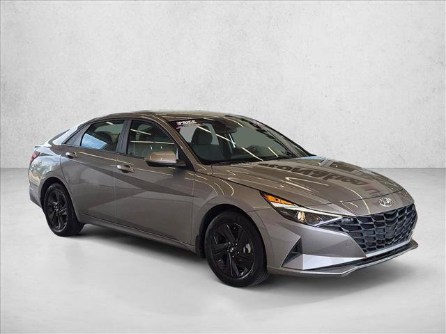 Used 2023 Hyundai Elantra SEL FWD image 3