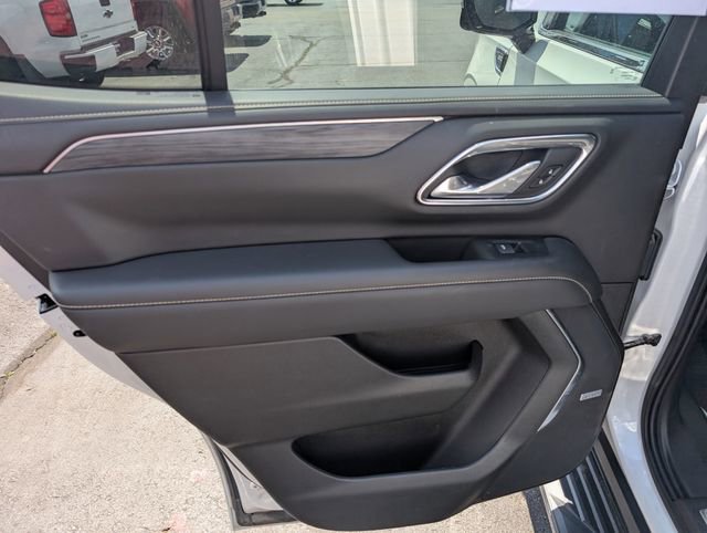 Used 2021 GMC Yukon SLT w/ SLT Premium Package AWD/4WD image 11