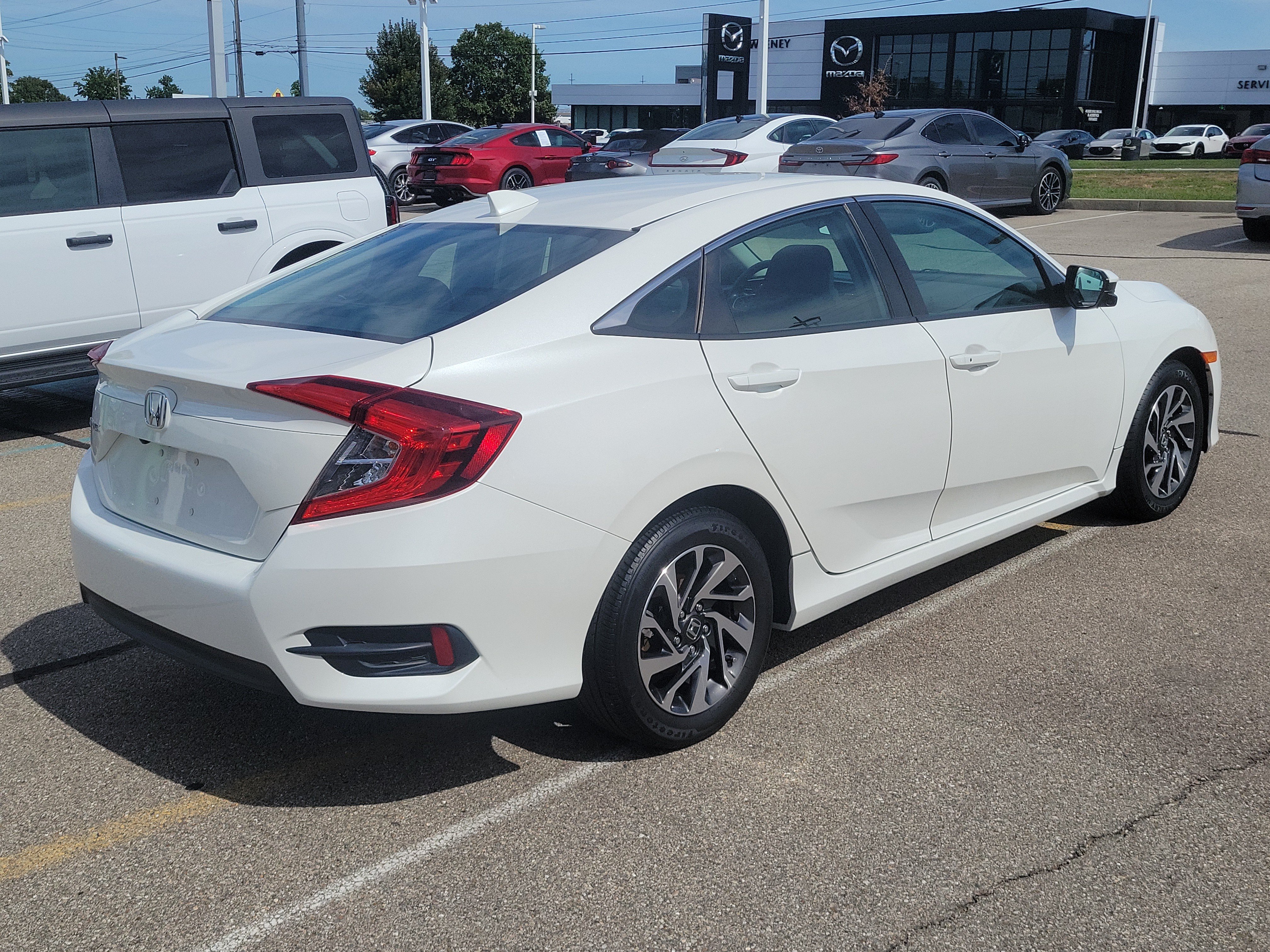 Used 2018 Honda Civic EX image 3