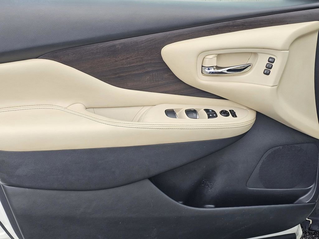 Used 2022 Nissan Murano Platinum w/ Cargo Package image 16
