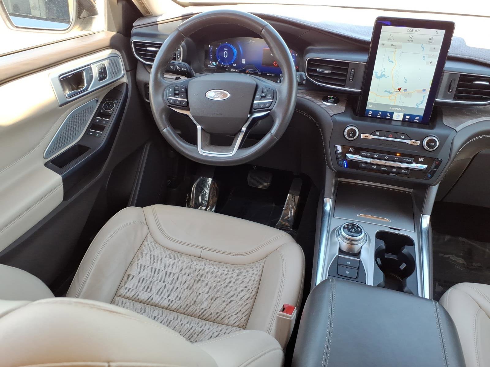 Used 2020 Ford Explorer Platinum w/ Premium Technology Package image 4