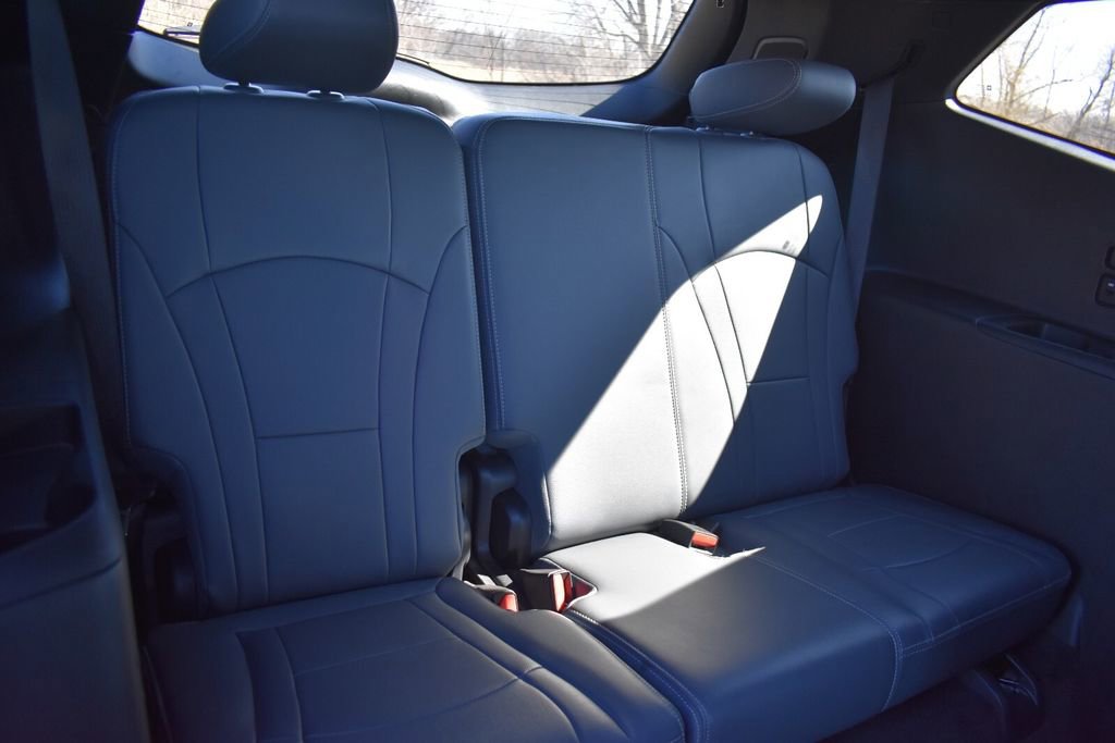 Used 2024 Buick Enclave Premium AWD/4WD image 19