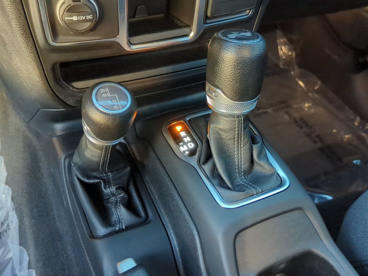 Used 2024 Jeep Wrangler Sport AWD/4WD image 14
