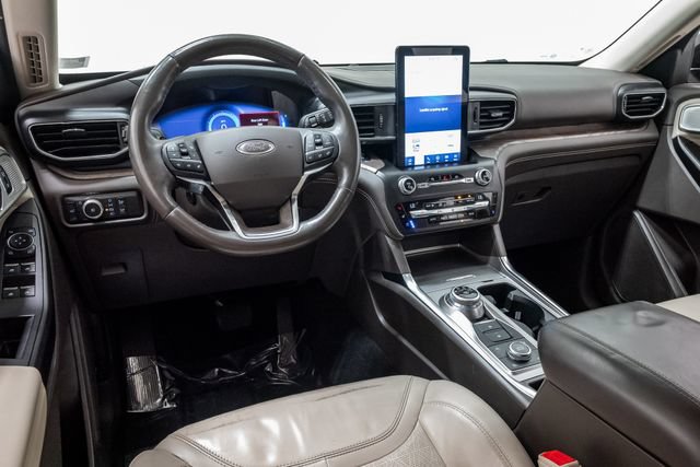 Used 2020 Ford Explorer Platinum w/ Premium Technology Package AWD/4WD image 7