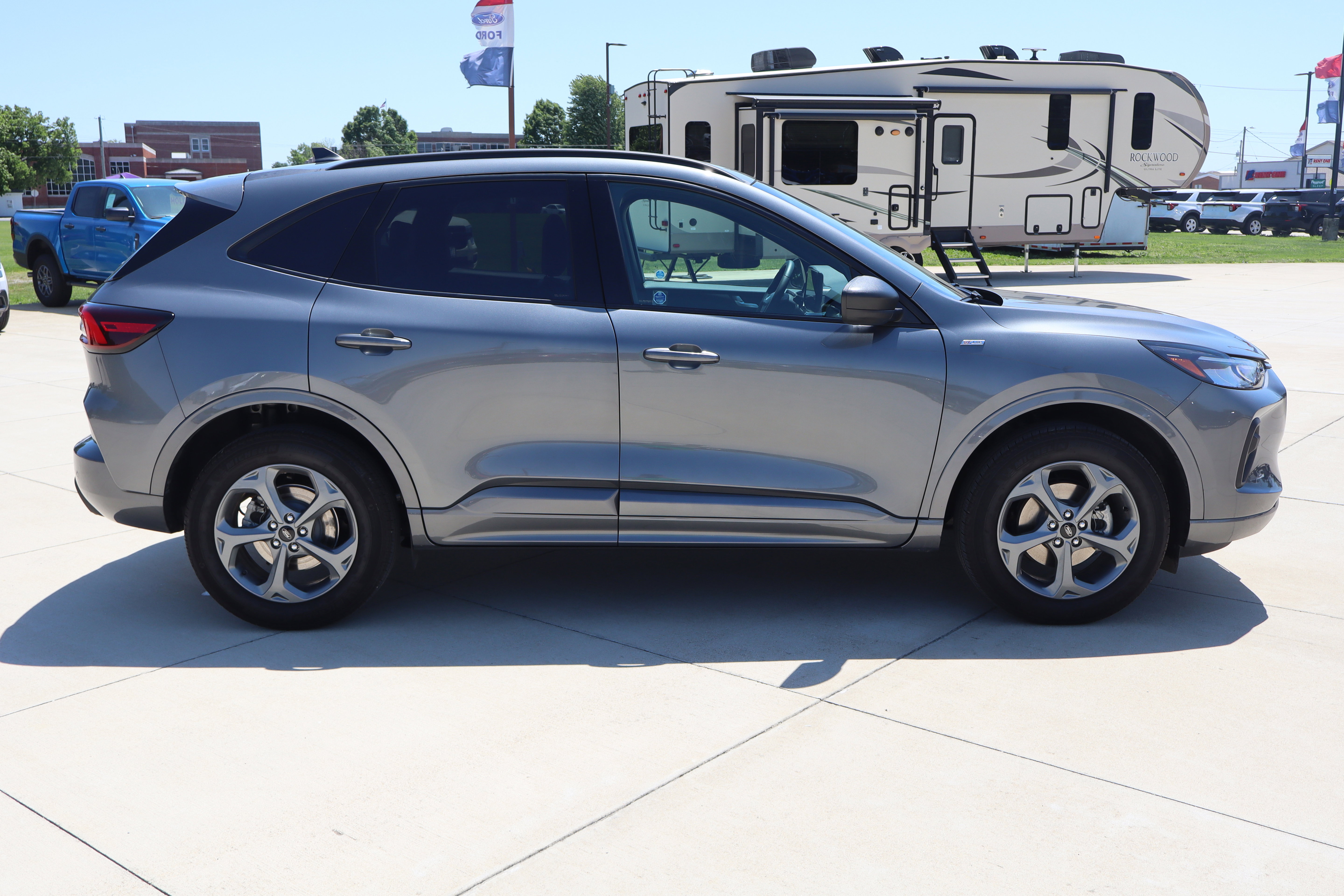 Used 2024 Ford Escape ST-Line w/ Tech Pack #1 AWD/4WD image 5