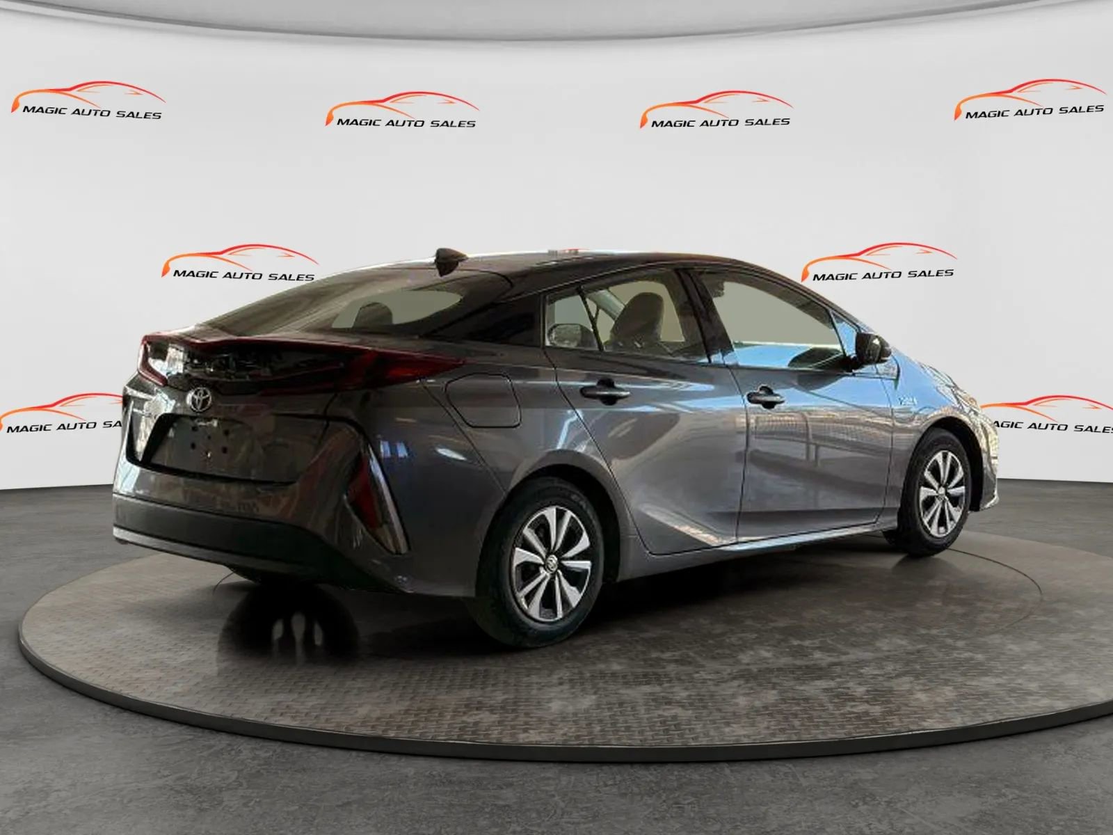Used 2017 Toyota Prius Prime Premium FWD image 5