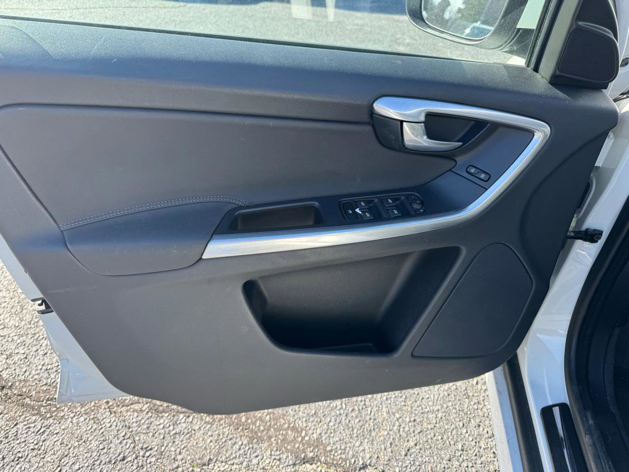 Used 2015 Volvo XC60 T5 image 10