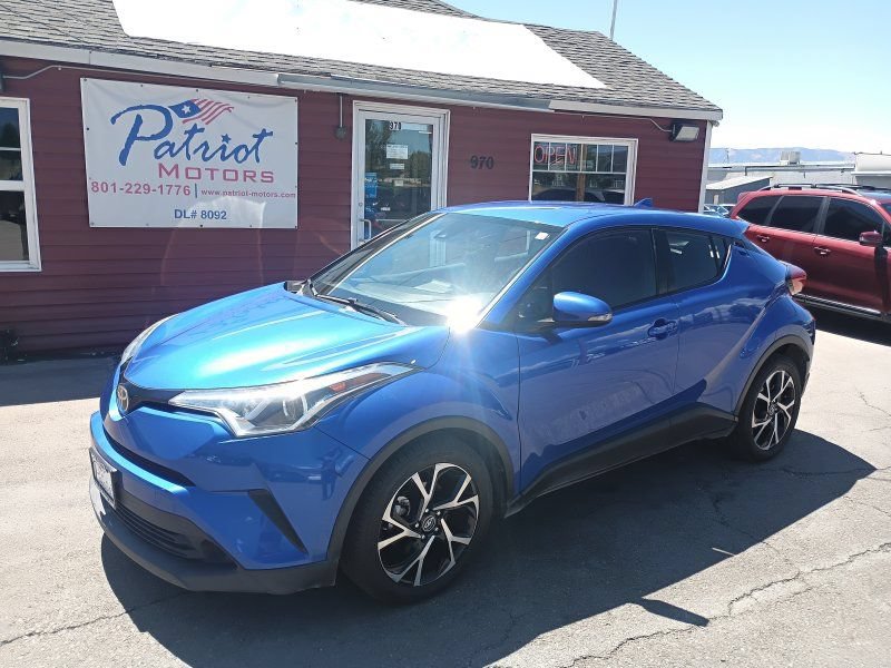 Used 2018 Toyota C-HR XLE FWD image 1