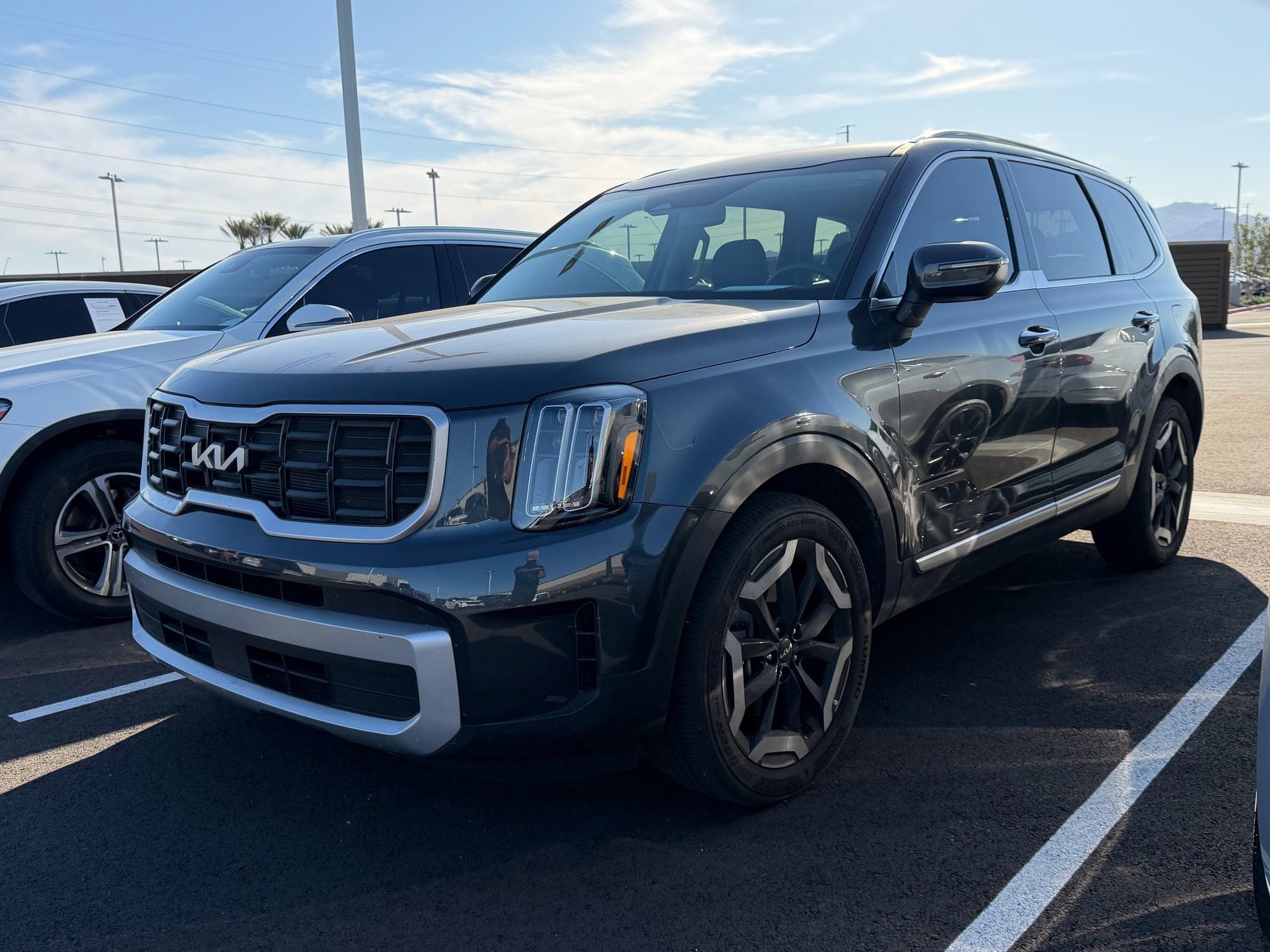 Used 2024 Kia Telluride S image 5