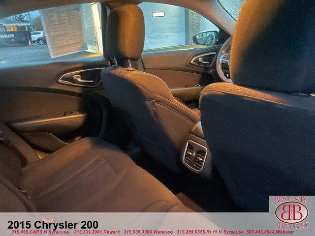 Used 2015 Chrysler 200 Limited w/ Convenience Group image 10