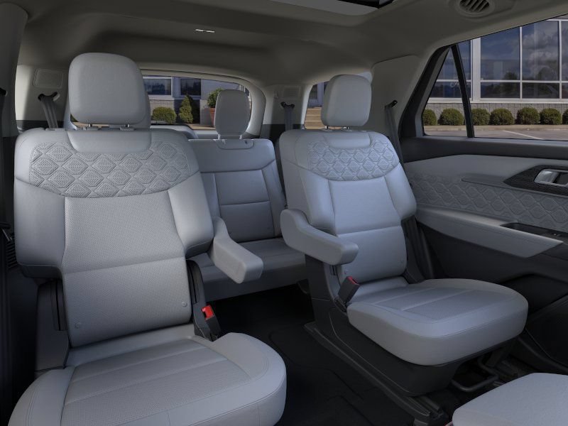 New 2026 Ford Explorer Platinum w/ LUX Leather Package AWD/4WD image 11