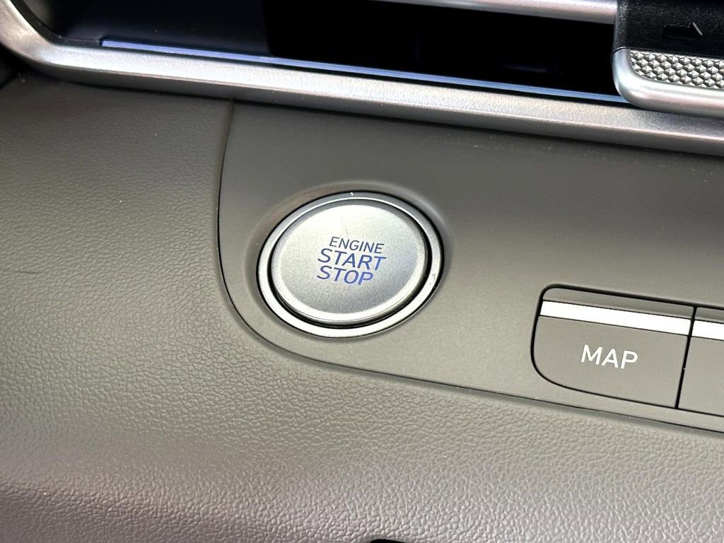 Used 2024 Hyundai Elantra SEL FWD image 20