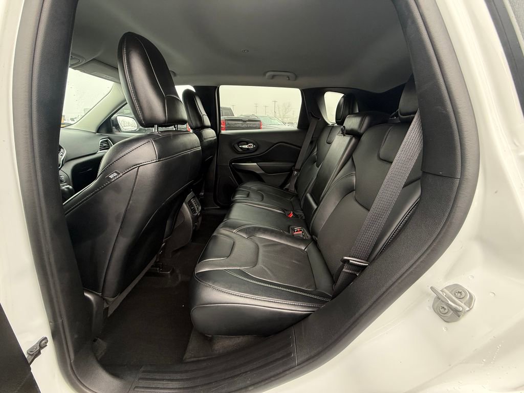 Used 2022 Jeep Cherokee Latitude Lux w/ Mopar Interior Package image 17