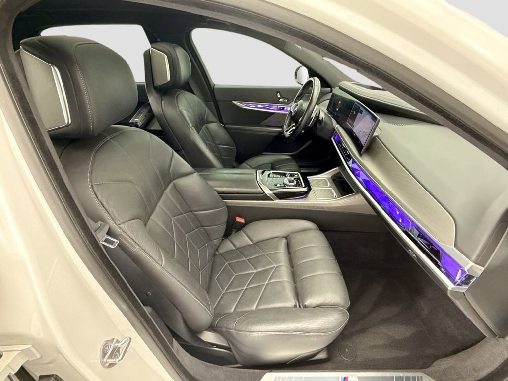 Certified 2023 BMW 740i RWD image 19