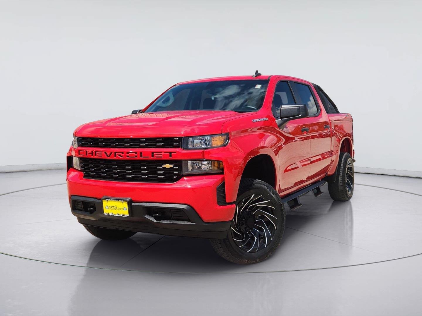 Used 2020 Chevrolet Silverado 1500 Custom w/ Custom Value Package AWD/4WD image 1