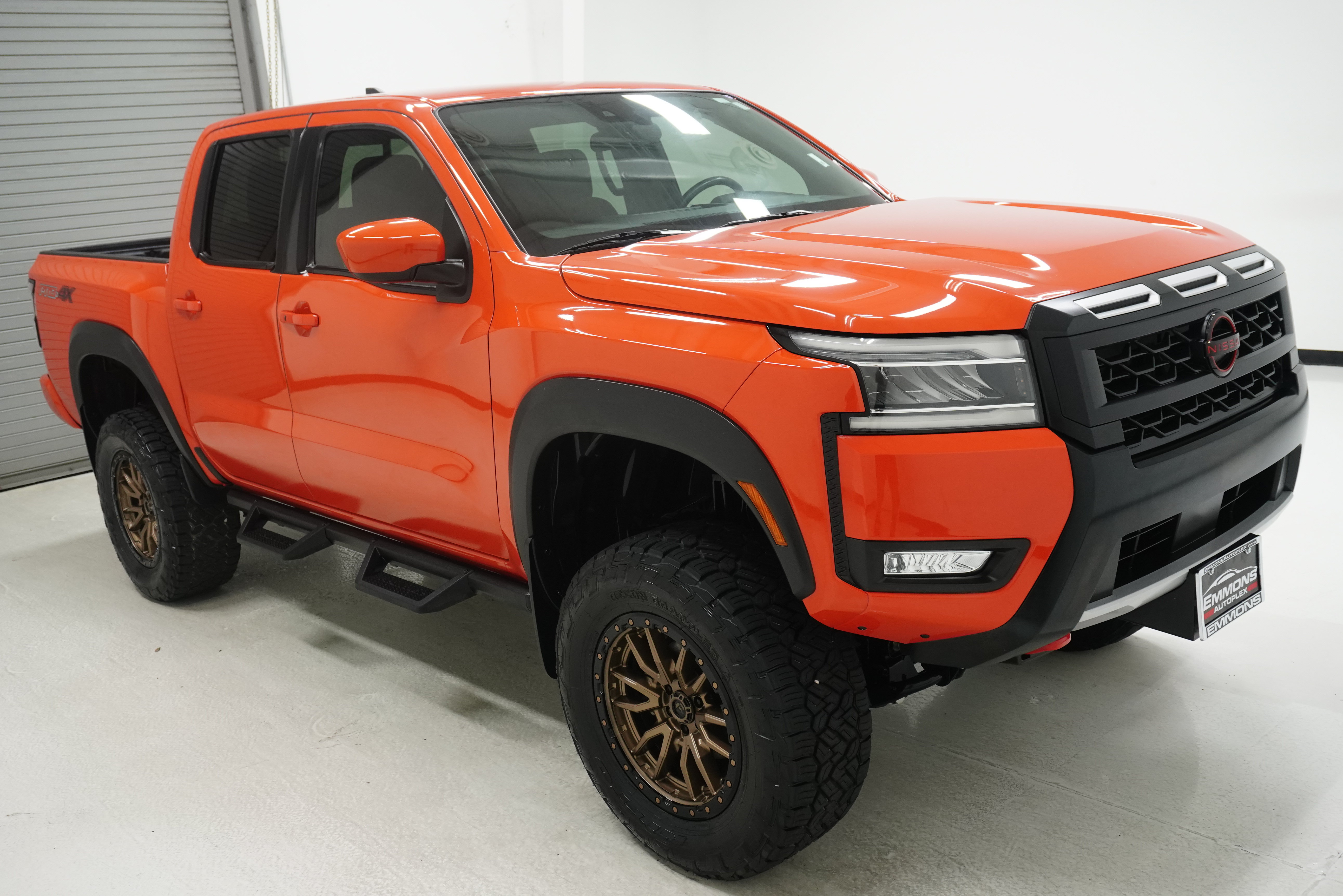 Used 2025 Nissan Frontier PRO-4X w/ Tow Package AWD/4WD image 3