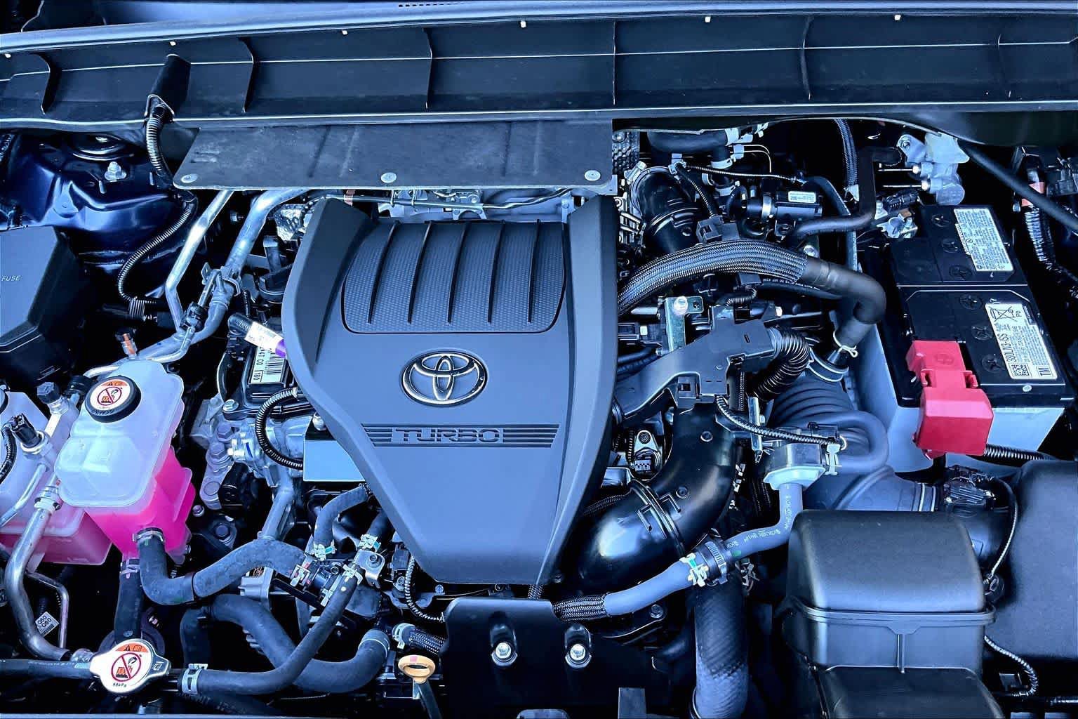 Certified 2025 Toyota Highlander XLE FWD image 33
