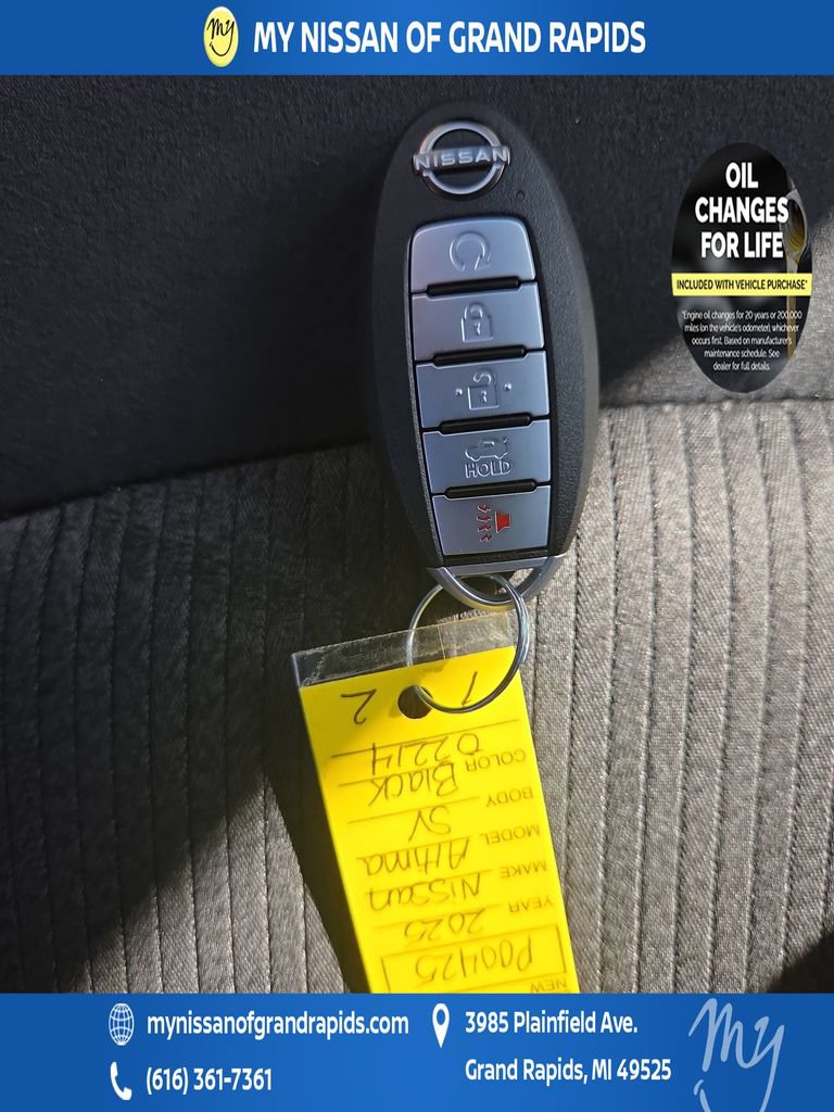 Used 2025 Nissan Altima 2.5 SV FWD image 32