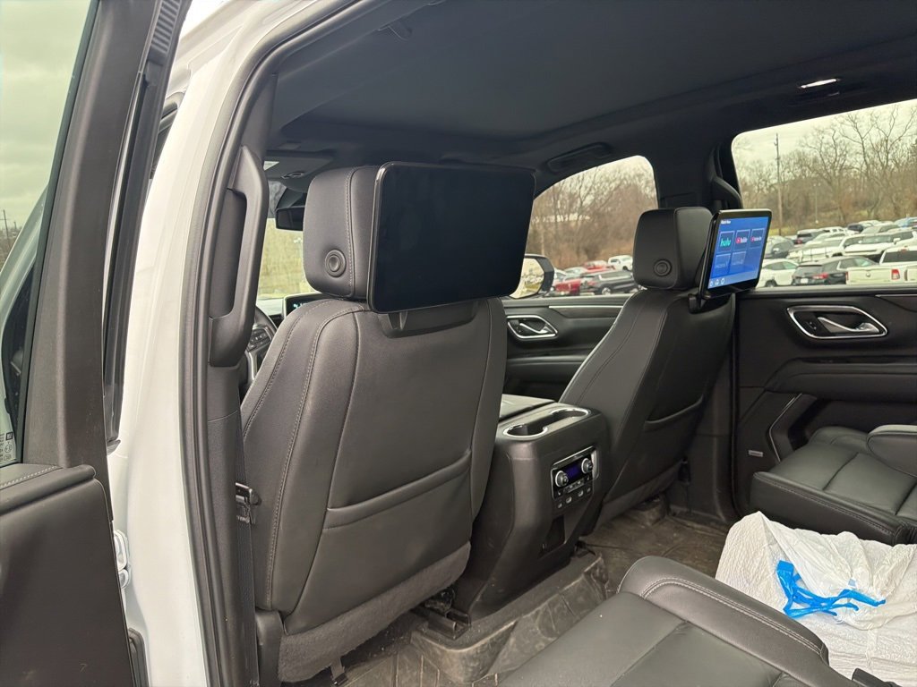 Used 2024 Chevrolet Suburban Z71 w/ Luxury Package image 10