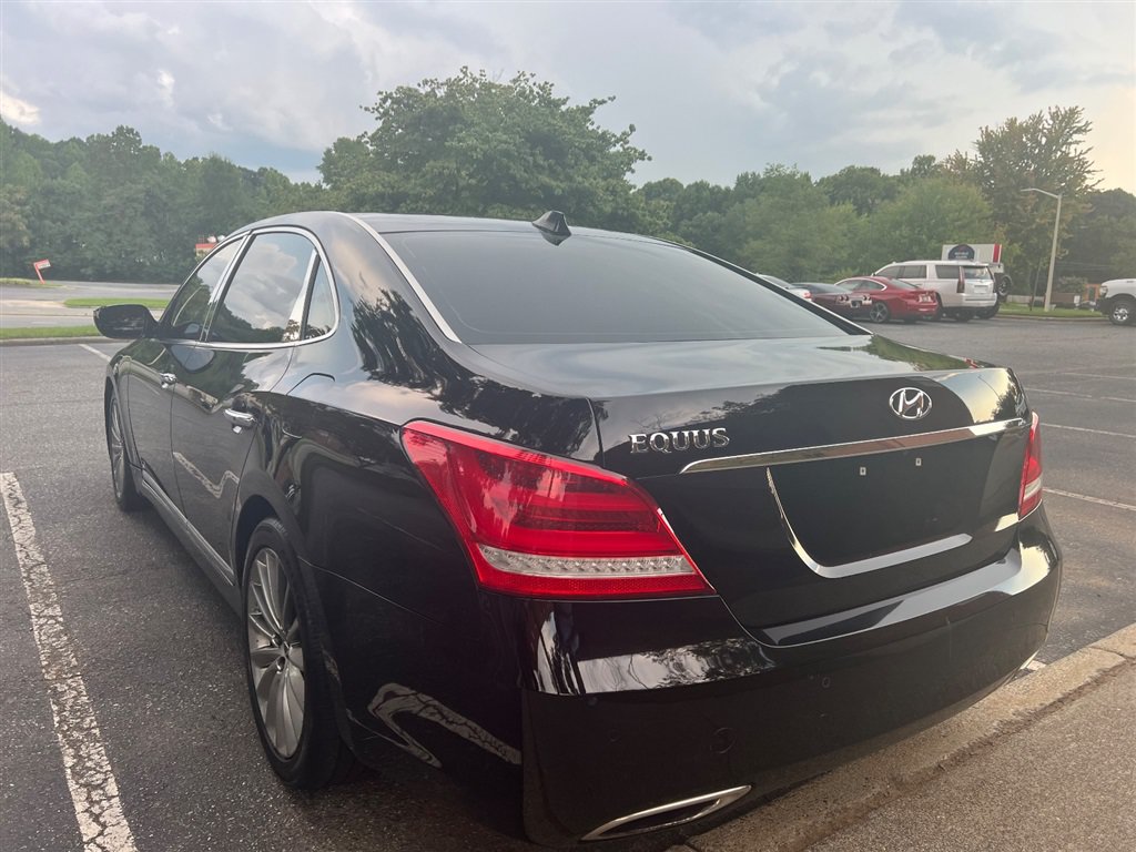 Used 2015 Hyundai Equus Signature RWD image 18